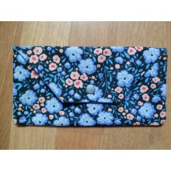 Pochette fleurie bleue