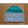 Pochette à masques fleurs roses